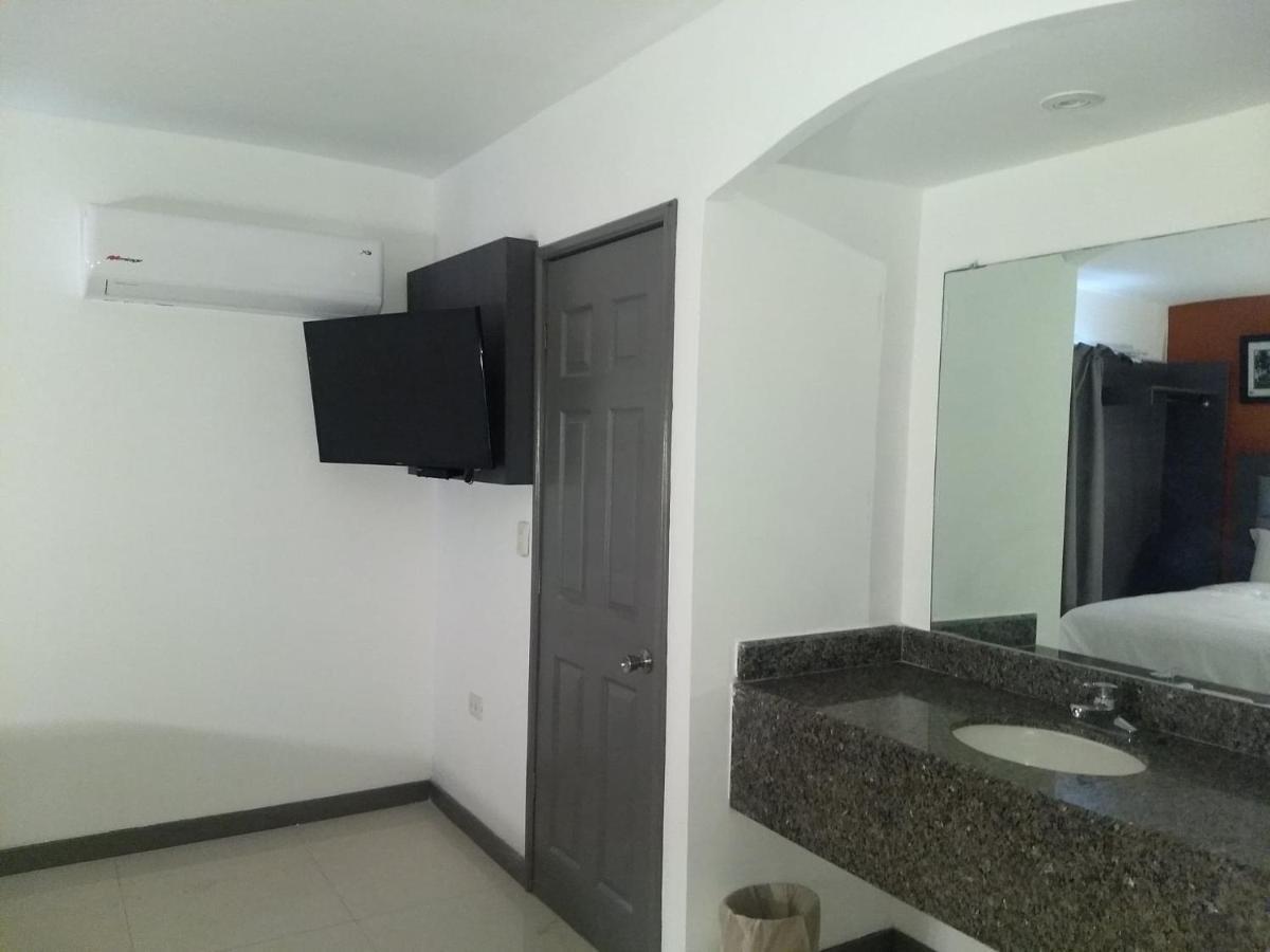 Hotel El Rancho Sabinas Hidalgo Exteriör bild
