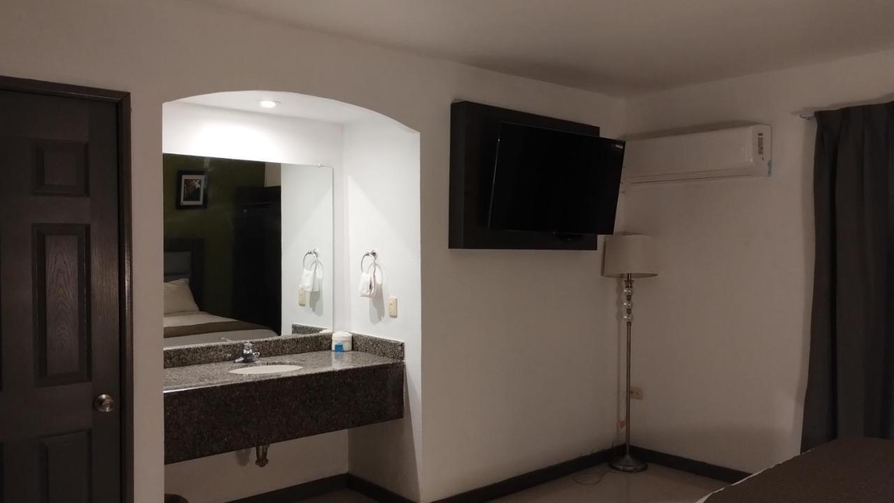 Hotel El Rancho Sabinas Hidalgo Exteriör bild